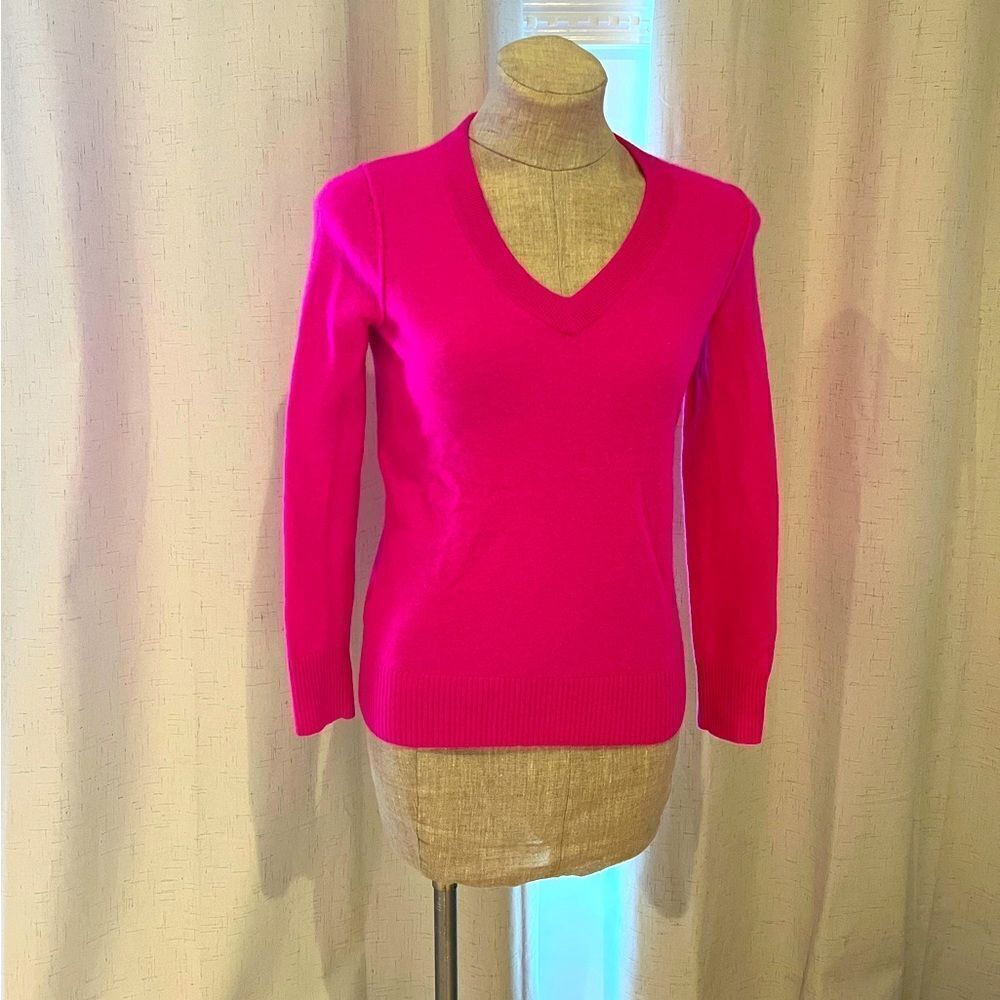 Aqua Hot Pink Cashmere V Neck Sweater Size Medium